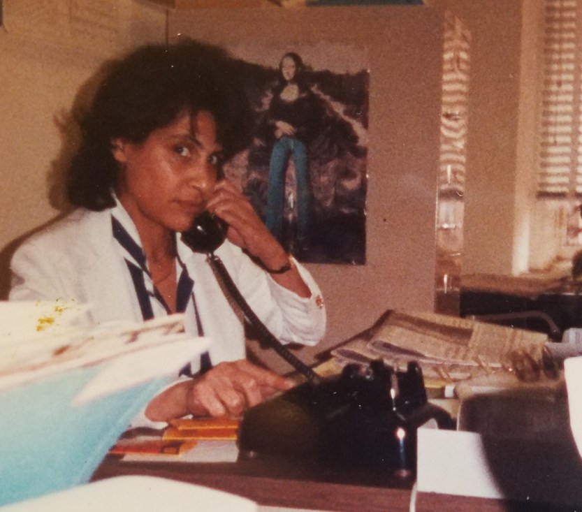 mother david raine soul philadelphia social worker dreamer hero mona lisa jeans office white shirt scarf files papers phone